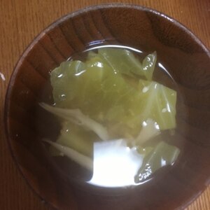 キャベツと舞茸の味噌汁
